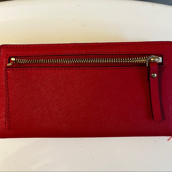 Kate spade purse and wallet. Has removable  cross body strap - Picture 10 of 10